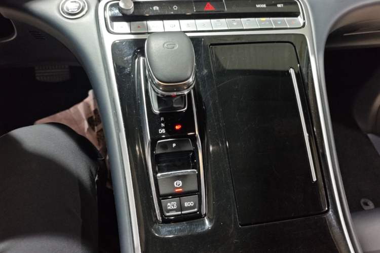Used GAC Trumpchi M8 2023 Lingxiu Series 390T Deluxe Edition Gear Lever