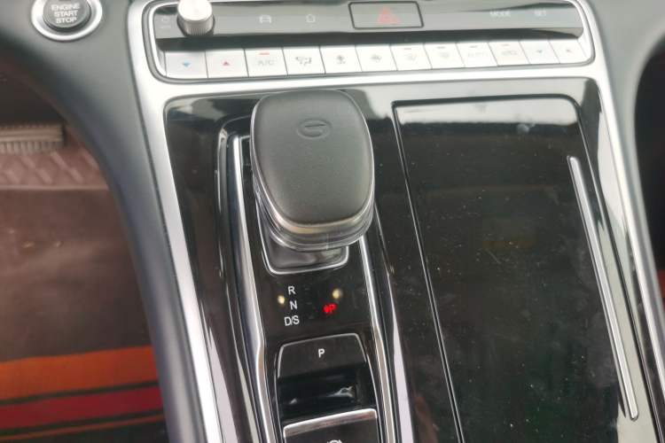 Used GAC Trumpchi M8 2023 Lingxiu Series 390T Luxury Edition Gear Lever