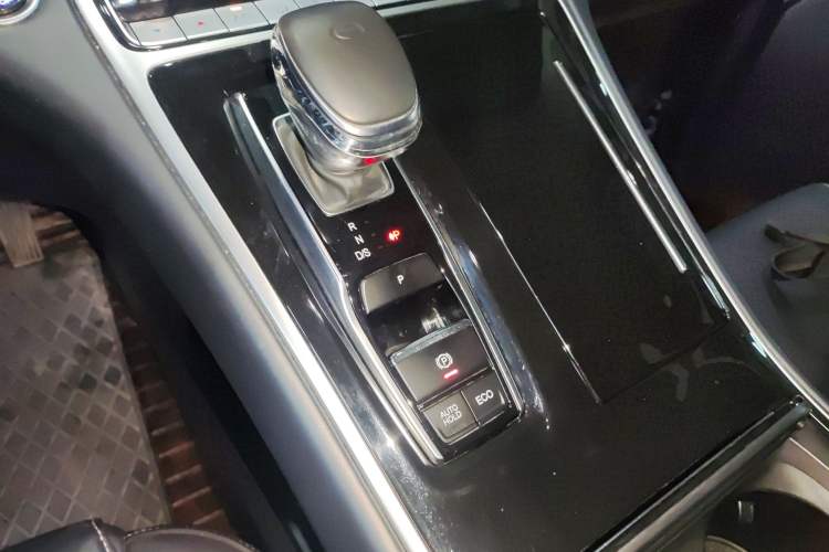 Used GAC Trumpchi M8 2023 Lingxiu Series 390T Deluxe Edition Gear Lever