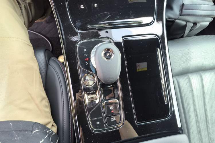 Used GAC Trumpchi M8 2023 Zongshi Series Dual-Motor YuZun Edition Gear Lever