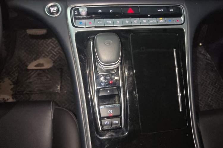 Used GAC Trumpchi M8 2023 Lingxiu Series 390T Deluxe Edition Gear Lever