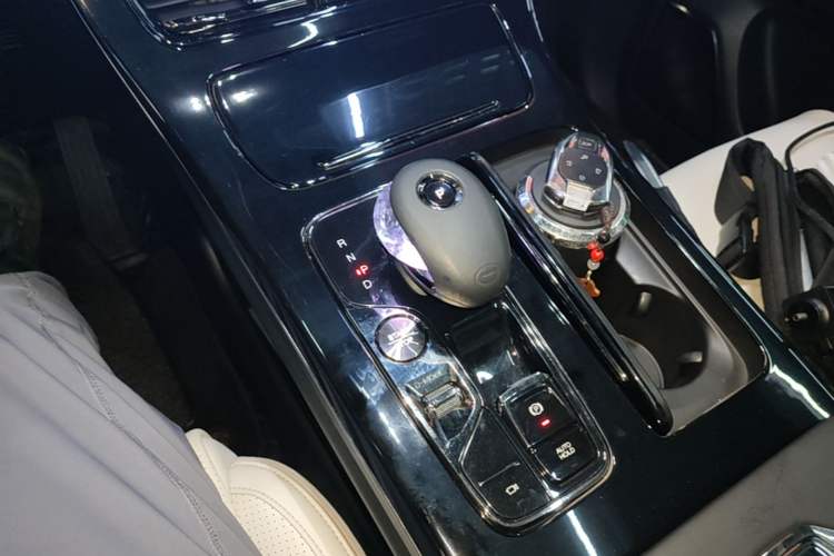 Used GAC Trumpchi M8 2023 Zongshi Series Dual-Motor Flagship Edition Gear Lever