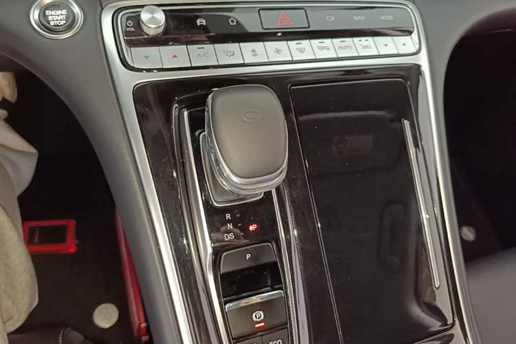 Used GAC Trumpchi M8 2023 Lingxiu Series 390T Prestige Edition Gear Lever