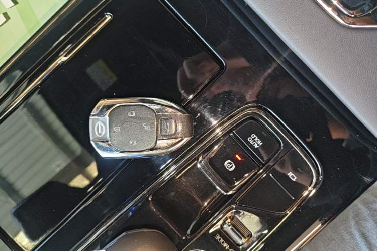Used GAC Trumpchi M8 2023 Zongshi Series Dual-Motor Flagship Edition Interior 1