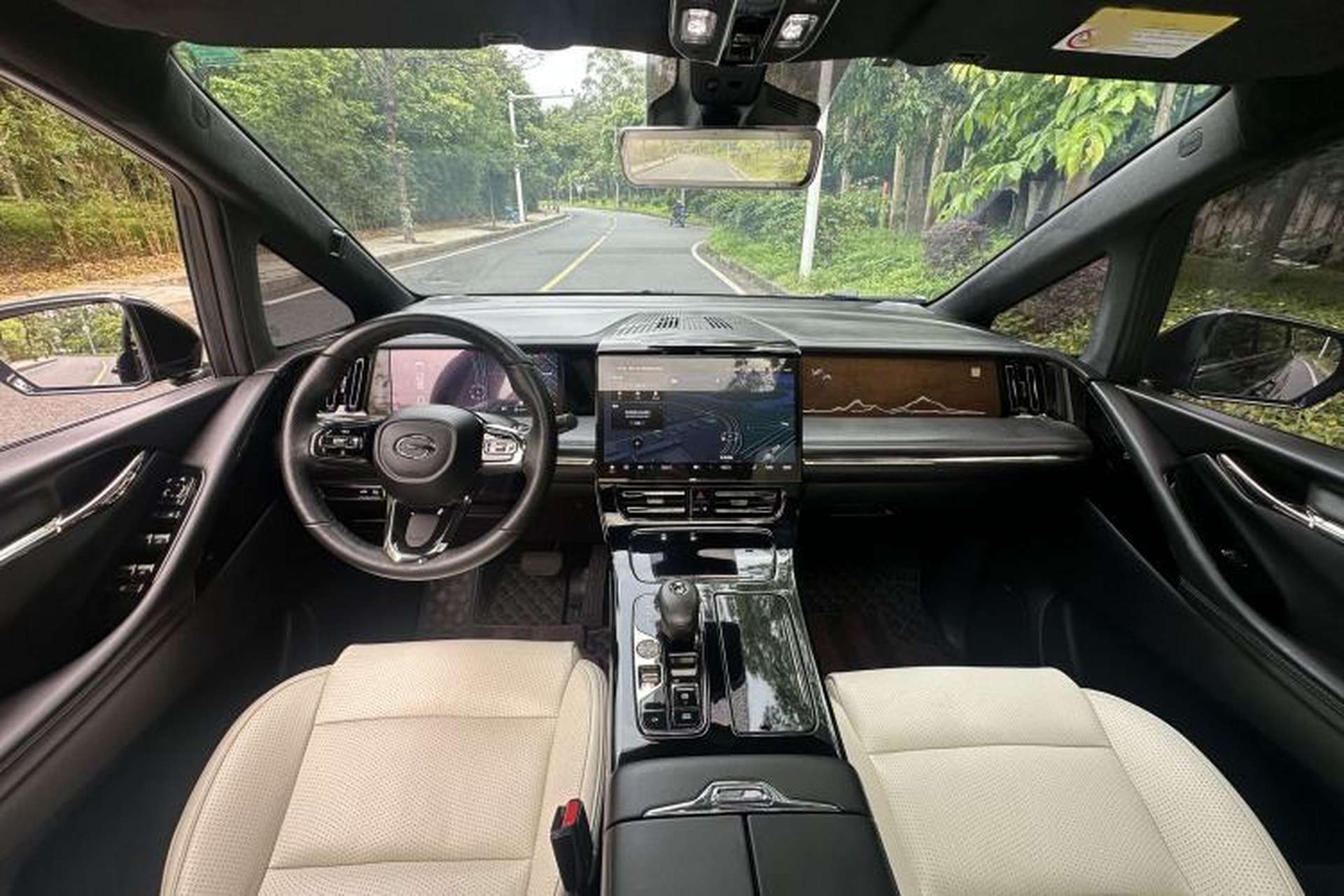 Used GAC Trumpchi M8 2023 Zongshi Series Dual-Motor YuZun Edition Interior 1