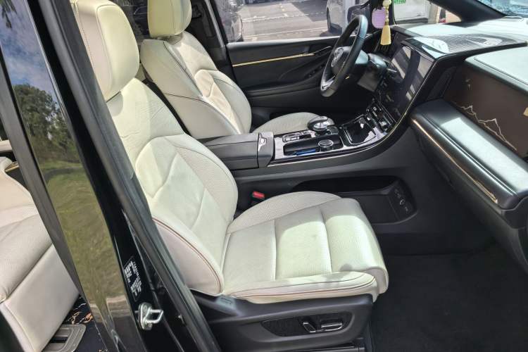 Used GAC Trumpchi M8 2023 Zongshi Series Dual-Motor YuZun Edition Interior 11