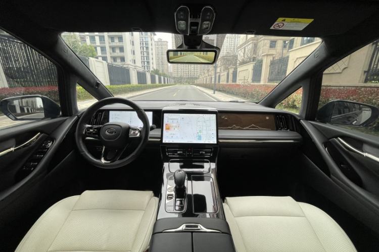 Used GAC Trumpchi M8 2023 Zongshi Series Dual-Motor YuZun Edition Interior 2