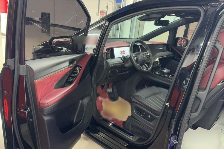 Used GAC Trumpchi M8 2023 Zongshi Series Dual-Motor Flagship Edition Interior 2
