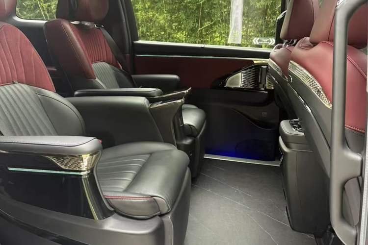 Used GAC Trumpchi M8 2023 Zongshi Series Dual-Motor YuZun Edition Interior 2