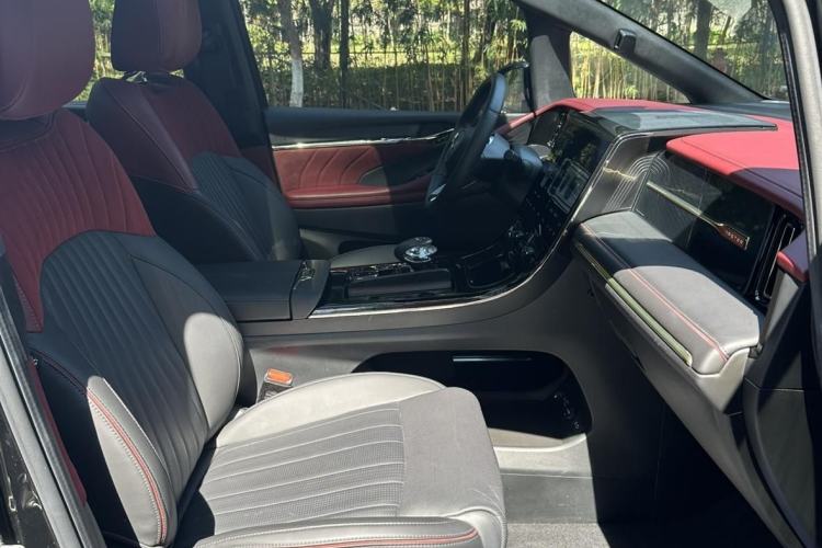 Used GAC Trumpchi M8 2023 Zongshi Series Dual-Motor Flagship Edition Interior 3