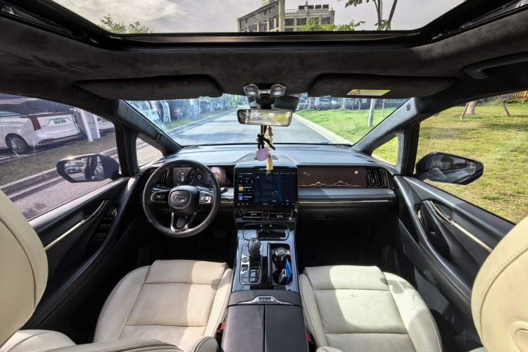 Used GAC Trumpchi M8 2023 Zongshi Series Dual-Motor YuZun Edition Interior 4