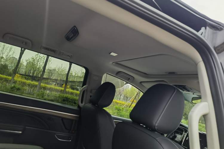 Used GAC Trumpchi M8 2023 Lingxiu Series 390T Deluxe Edition Interior 4