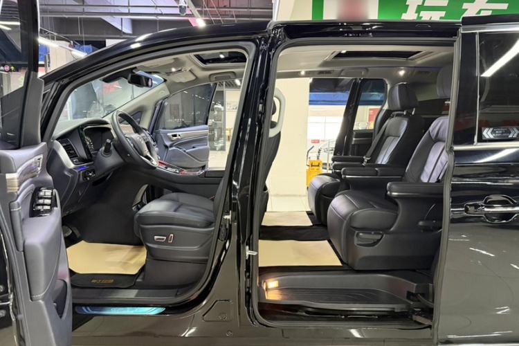 Used GAC Trumpchi M8 2023 Lingxiu Series 390T Prestige Edition Interior 4