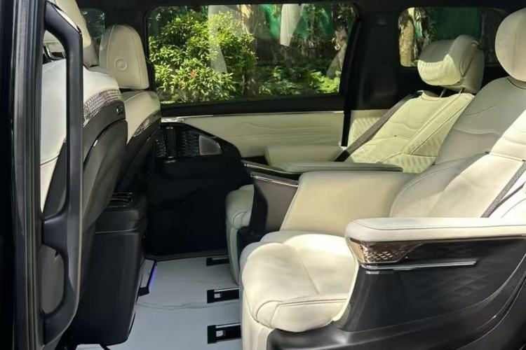 Used GAC Trumpchi M8 2023 Zongshi Series Dual-Motor YuZun Edition Interior 4