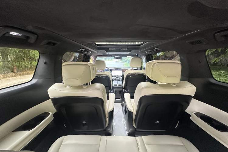 Used GAC Trumpchi M8 2023 Zongshi Series Dual-Motor YuZun Edition Interior 5