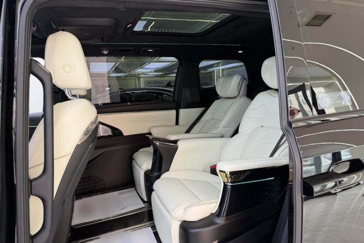 Used GAC Trumpchi M8 2023 Zongshi Series Dual-Motor YuZun Edition Interior 5