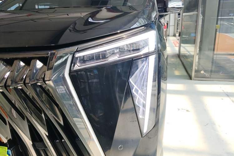 Used GAC Trumpchi M8 2023 Zongshi Series Dual-Motor Flagship Edition Left Front Headlight