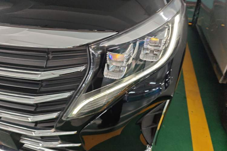 Used GAC Trumpchi M8 2023 Lingxiu Series 390T Deluxe Edition Left Front Headlight