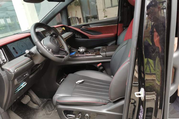 Used GAC Trumpchi M8 2023 Zongshi Series Dual-Motor Flagship Edition Left Front Seat
