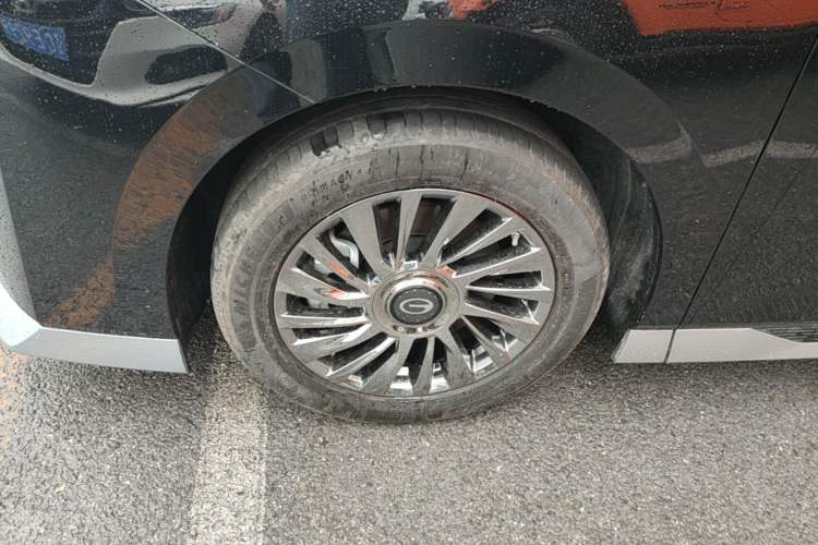 Used GAC Trumpchi M8 2023 Zongshi Series 400T Flagship Edition Left Front Wheel Hub