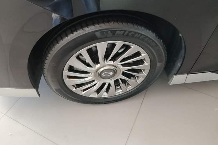 Used GAC Trumpchi M8 2023 Zongshi Series 400T Ultimate Edition Left Front Wheel Hub
