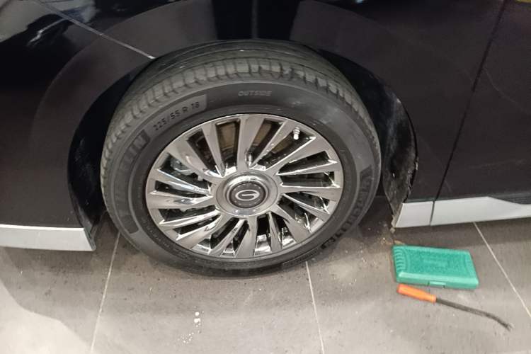 Used GAC Trumpchi M8 2023 Zongshi Series 400T Flagship Edition Left Front Wheel Hub