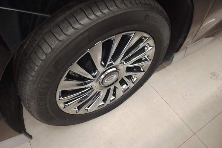 Used GAC Trumpchi M8 2023 Zongshi Series Dual-Motor Supreme Edition Left Front Wheel Hub