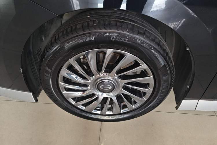 Used GAC Trumpchi M8 2023 Zongshi Series Dual-Motor YuZun Edition Left Front Wheel Hub