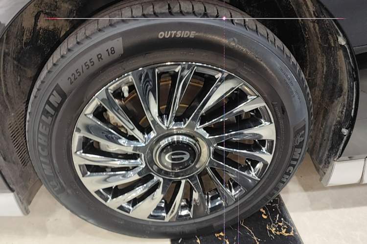 Used GAC Trumpchi M8 2023 Zongshi Series 400T Ultimate Edition Left Front Wheel Hub