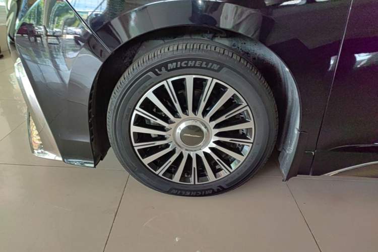 Used GAC Trumpchi M8 2023 Facelift Master Series 390T Four-Seat Deluxe Edition Left Front Wheel Hub