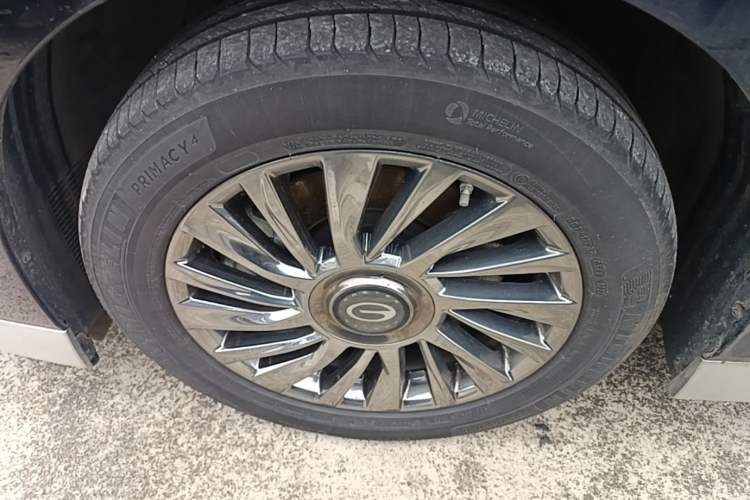 Used GAC Trumpchi M8 2023 Zongshi Series Dual-Motor Flagship Edition Left Front Wheel Hub