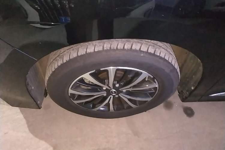 Used GAC Trumpchi M8 2023 Lingxiu Series 390T Deluxe Edition Left Front Wheel Hub