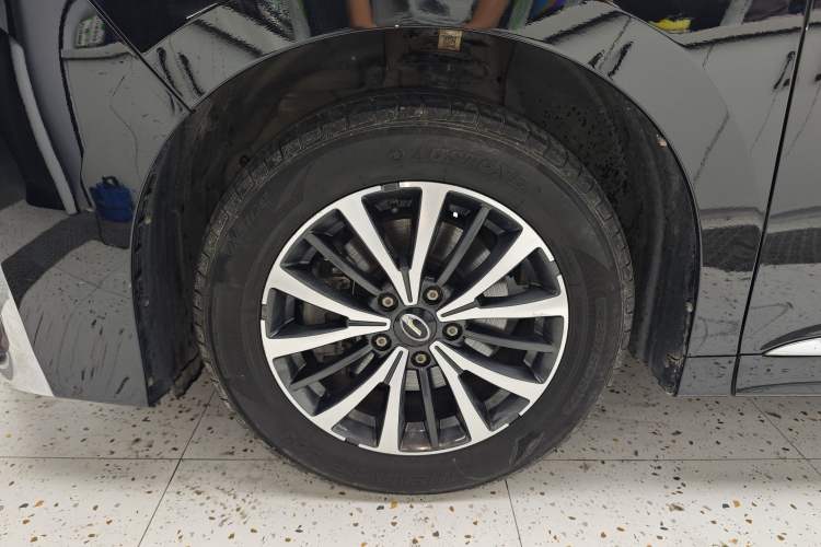 Used GAC Trumpchi M8 2023 Lingxiu Series 390T Deluxe Edition Left Front Wheel Hub