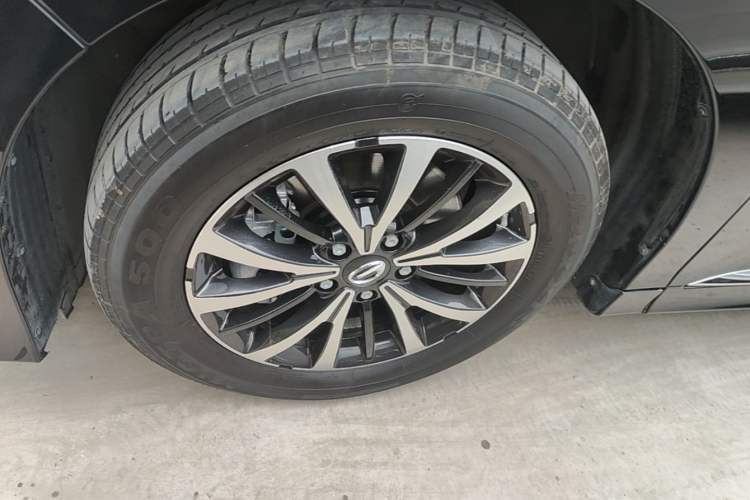 Used GAC Trumpchi M8 2023 Lingxiu Series 390T Luxury Edition Left Front Wheel Hub
