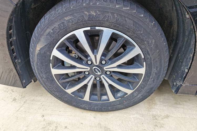 Used GAC Trumpchi M8 2023 Lingxiu Series 390T Luxury Edition Left Front Wheel Hub