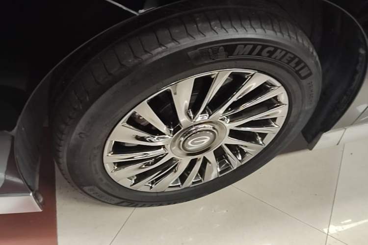 Used GAC Trumpchi M8 2023 Zongshi Series Dual-Motor YuZun Edition Left Front Wheel Hub