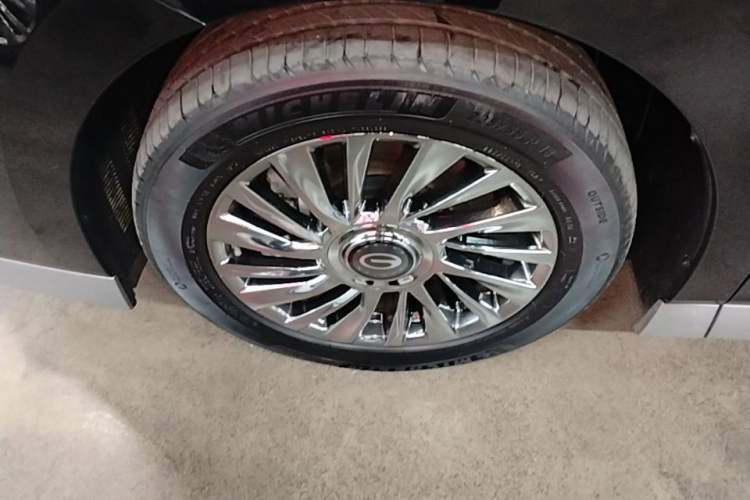 Used GAC Trumpchi M8 2023 Zongshi Series 400T Flagship Edition Left Front Wheel Hub