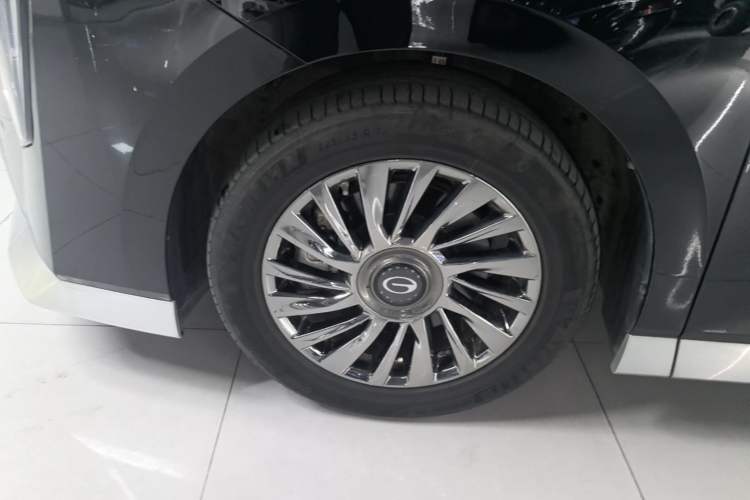 Used GAC Trumpchi M8 2023 Zongshi Series 400T Flagship Edition Left Front Wheel Hub