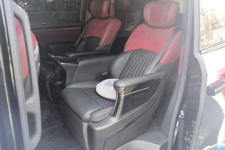 Used GAC Trumpchi M8 2023 Zongshi Series Dual-Motor YuZun Edition Left Rear Seat