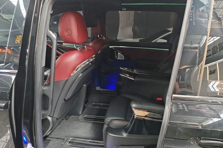 Used GAC Trumpchi M8 2023 Zongshi Series Dual-Motor YuZun Edition Left Rear Seat