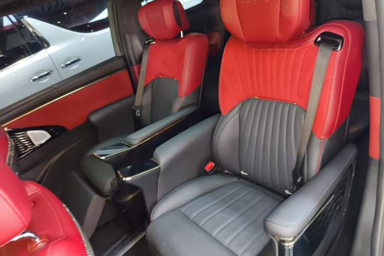 Used GAC Trumpchi M8 2023 Zongshi Series Dual-Motor YuZun Edition Left Rear Seat