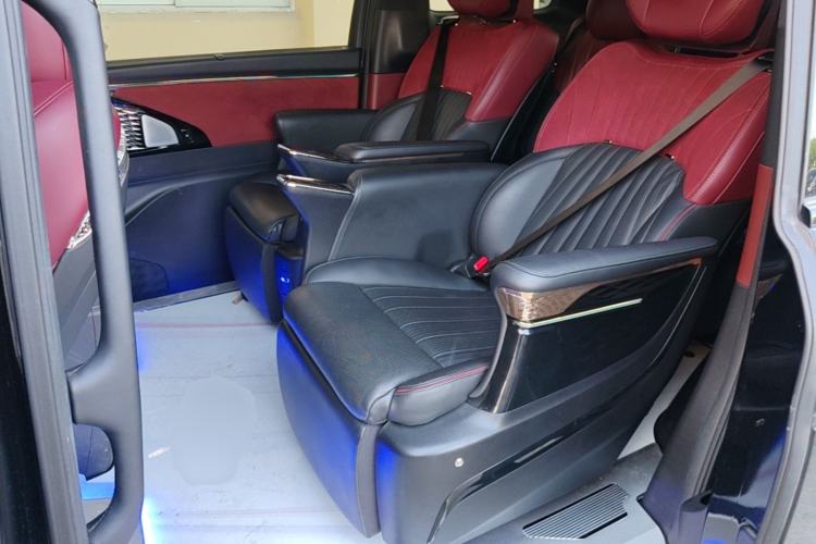 Used GAC Trumpchi M8 2023 Zongshi Series Dual-Motor YuZun Edition Left Rear Seat