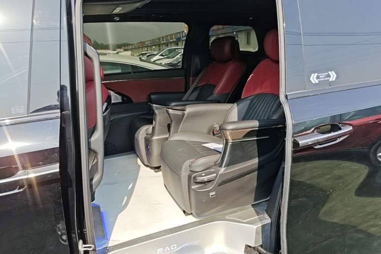 Used GAC Trumpchi M8 2023 Zongshi Series Dual-Motor Supreme Edition Left Rear Seat