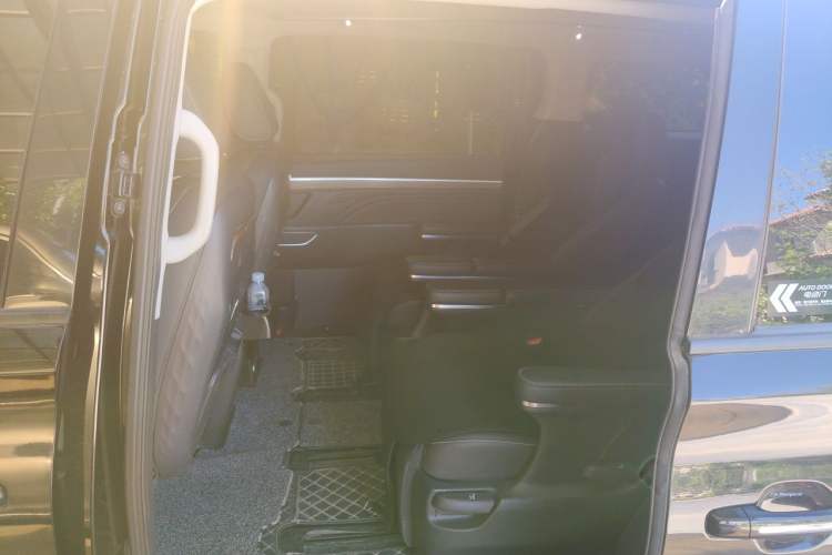 Used GAC Trumpchi M8 2023 Lingxiu Series 390T Prestige Edition Left Rear Seat