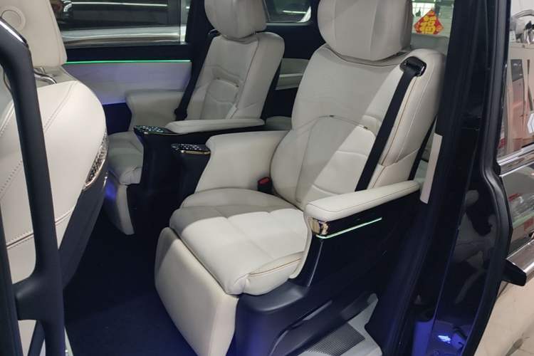Used GAC Trumpchi M8 2023 Zongshi Series Dual-Motor Flagship Edition Left Rear Seat