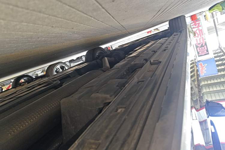 Used GAC Trumpchi M8 2023 Zongshi Series Dual-Motor Flagship Edition Left Side Sill