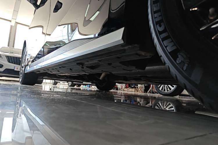 Used GAC Trumpchi M8 2023 Zongshi Series Dual-Motor Flagship Edition Left Side Sill