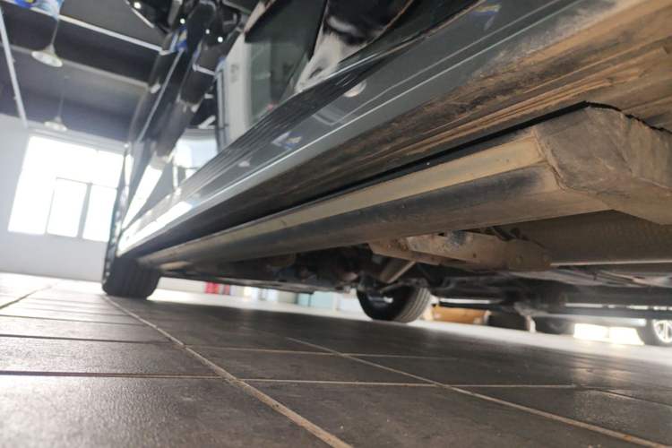 Used GAC Trumpchi M8 2023 Zongshi Series Dual-Motor Supreme Edition Left Side Sill