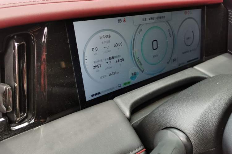 Used GAC Trumpchi M8 2023 Zongshi Series Dual-Motor Flagship Edition Odometer Close Up