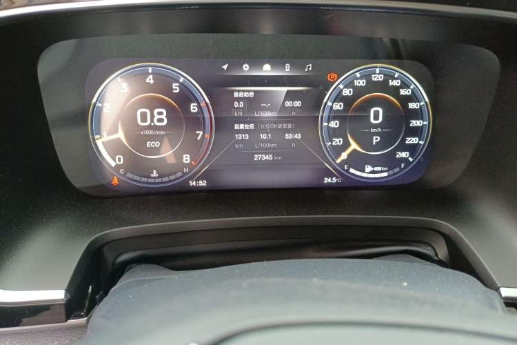 Used GAC Trumpchi M8 2023 Master Series 390T Ultimate Edition Odometer Close Up